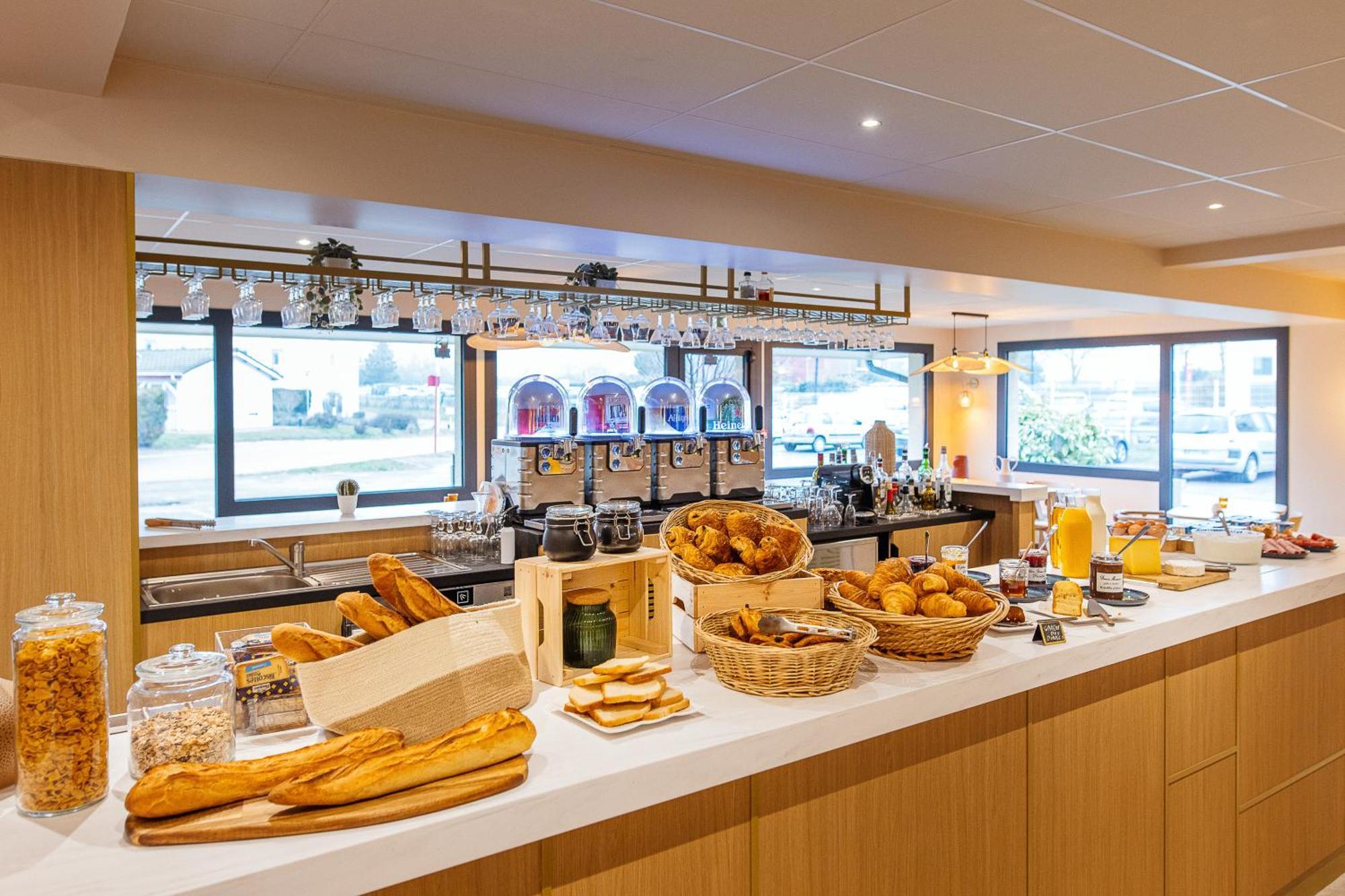 B Hotel Troyes Aeroport La Chapelle-Saint-Luc Екстериор снимка